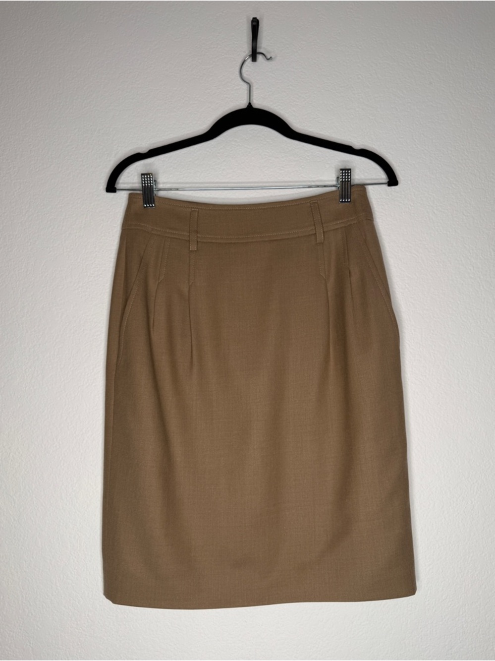Akris Punto Wool Pencil Skirt Tan Belt Loops Pleated Lined Back Zip Size 4